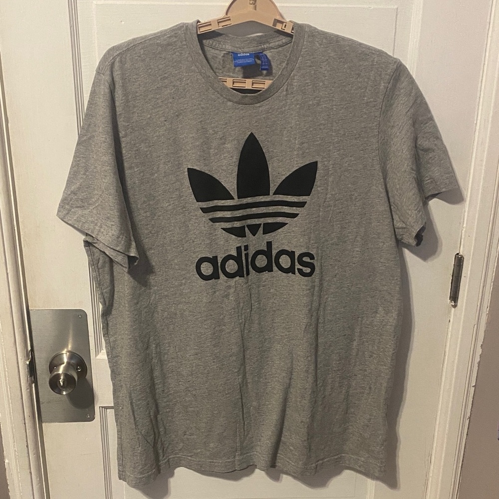 Adidas Men's Gray Tee with Black Logo (BIN J)